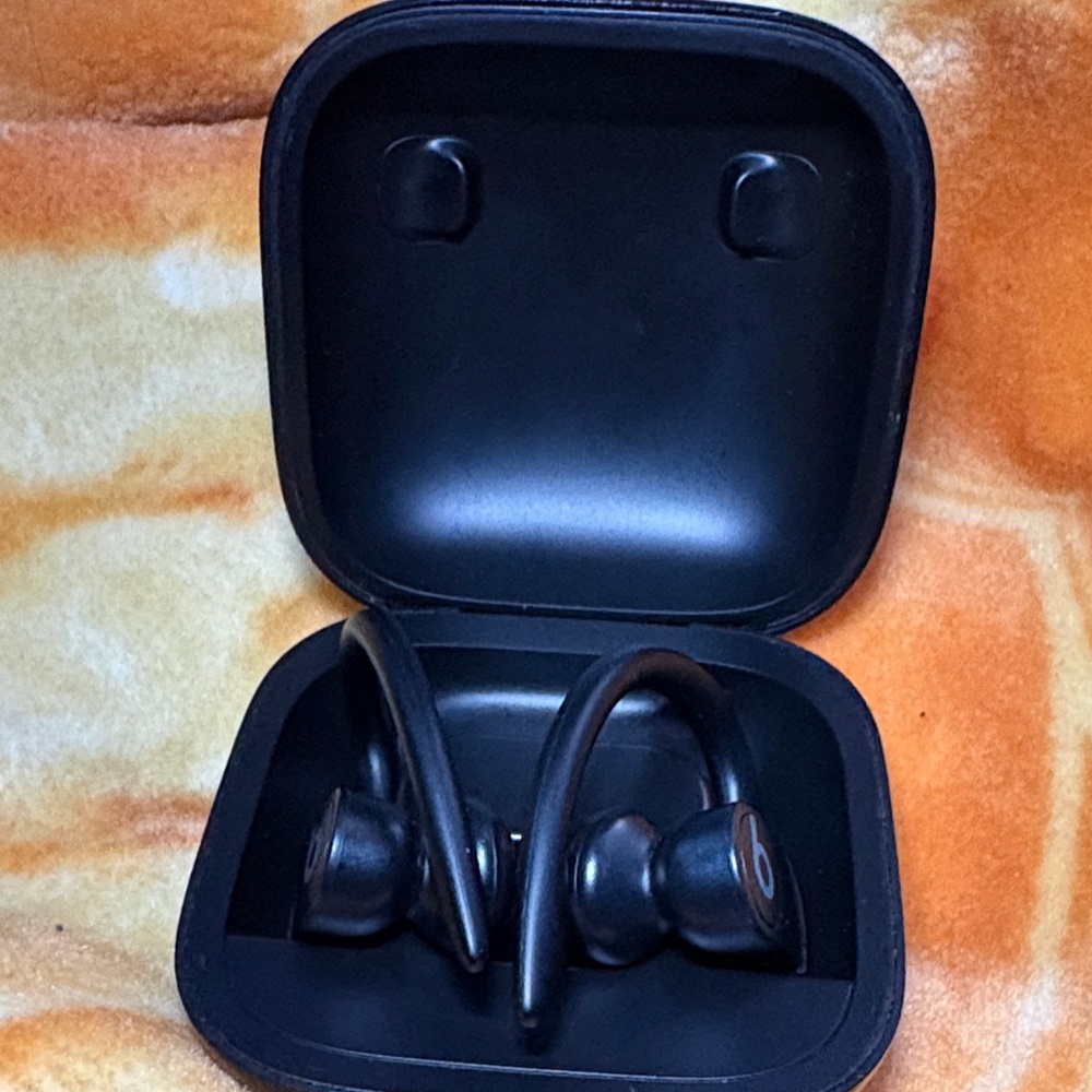 Powerbeats Fit by Dre